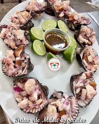Patas especiales con camarón pulpo y salsa especial